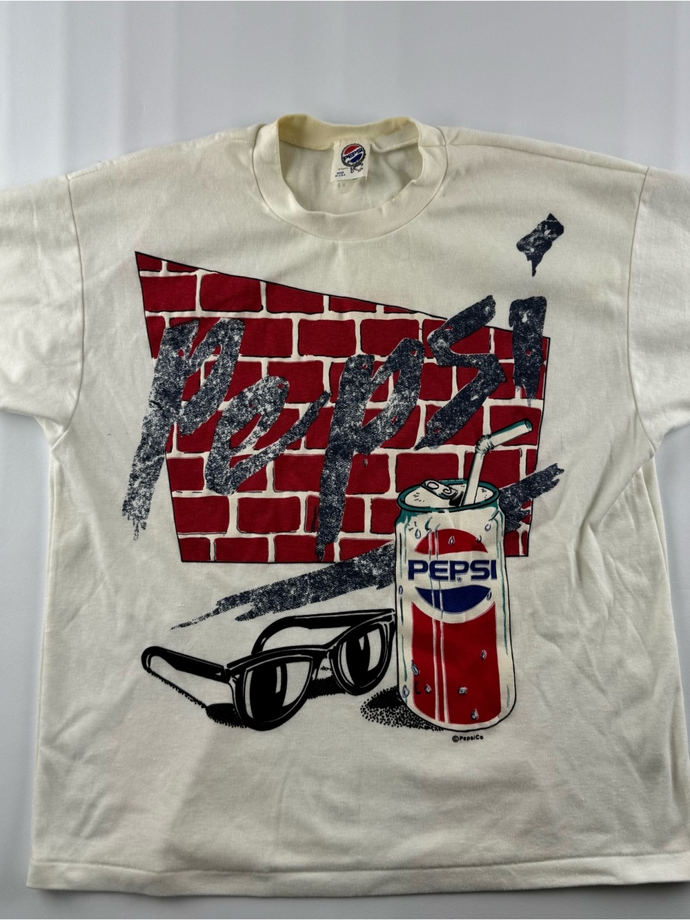80s Pepsi Vintage White Graphic T-Shirt - Made in USA Size Medium